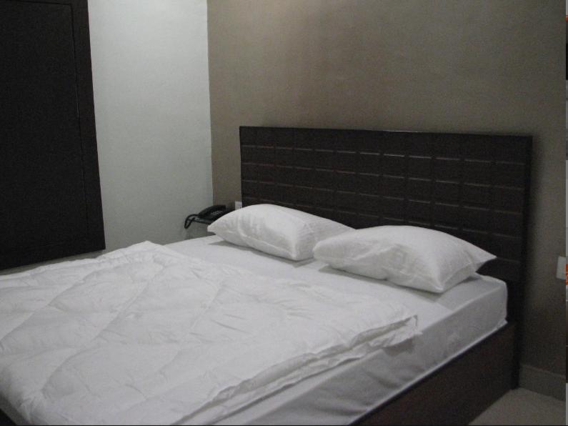 Hotel Confirm Inn Kota Kota  Bagian luar foto